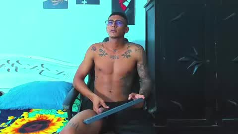 oliver_smith_2 online show from June 25, 7:18 pm