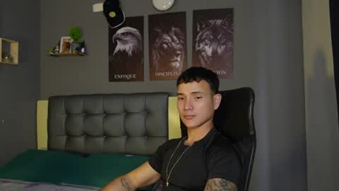 onyx_voss online show from July 25, 9:00 pm