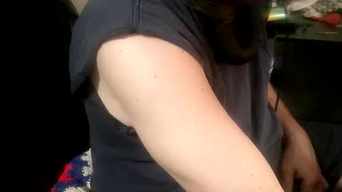 orgasmgiver9090 online show from May 10, 12:45 am