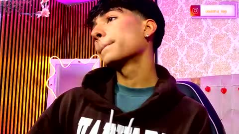 osamu_tay online show from May 14, 3:37 am