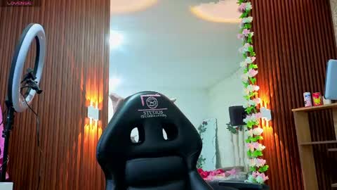 osamu_tay online show from May 3, 3:20 am