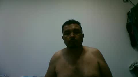oscarjhe3512 online show from May 10, 8:32 pm