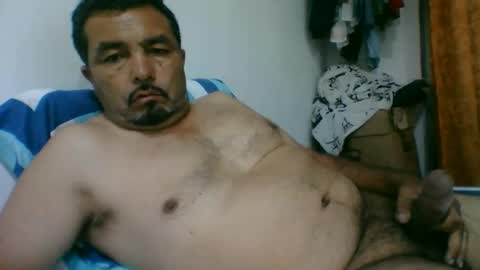 oscarjhe3512 online show from May 7, 2:22 am