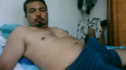 oscarjhe3512 online show from May 9, 2:01 am