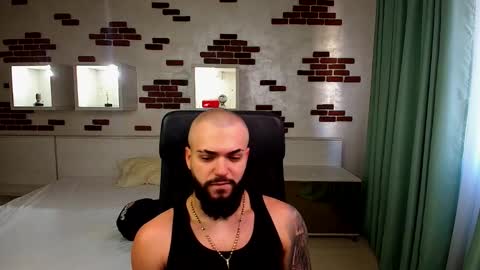 OscarWills online show from May 18, 4:18 am
