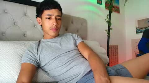 ostin 18hot online show from May 19, 5:02 am