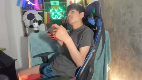 alex online show from July 3, 8:13 pm