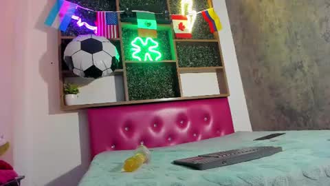 alex online show from July 18, 8:25 pm