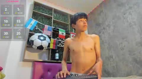 alex online show from July 4, 9:29 pm