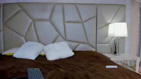 owen_stone1 online show from May 20, 11:55 pm