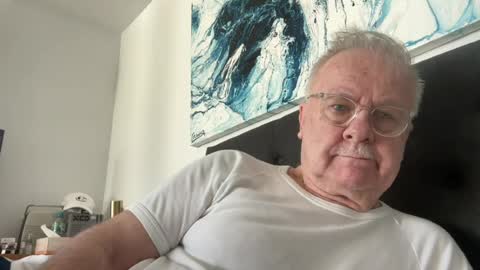 ozhairybearxxxx online show from July 15, 5:36 am