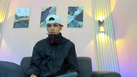 ozuna_hot_ online show from July 20, 8:10 pm
