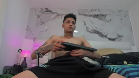 ozuna_hot_ online show from July 6, 3:03 pm