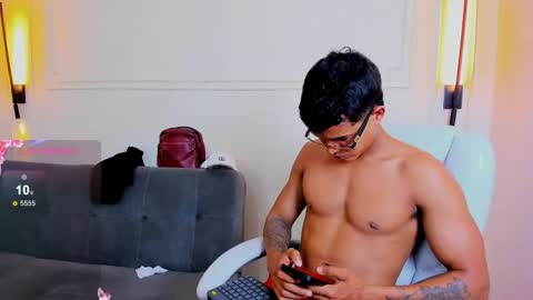 Ryan And Casper online show from June 2, 2:40 pm