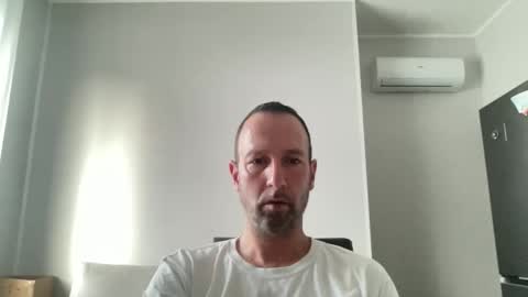 peppinslosqualo online show from May 27, 4:42 am