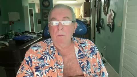photobilly22 online show from August 5, 3:39 pm