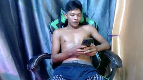 pinoy_cuteboy69 online show from May 4, 2:24 am