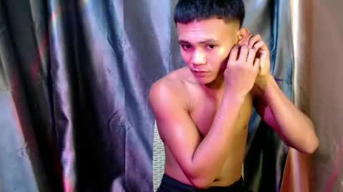 pinoy_fucker18 online show from May 3, 4:37 am