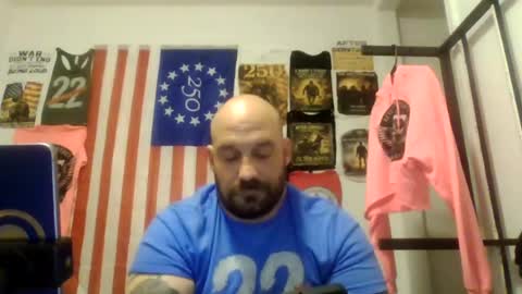dee online show from July 7, 10:46 pm