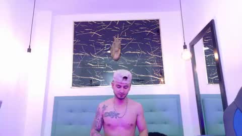   online show from August 3, 9:04 am