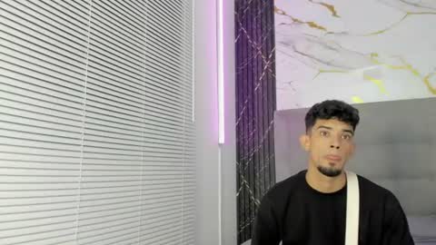 prince_arthur77 online show from August 9, 4:57 pm
