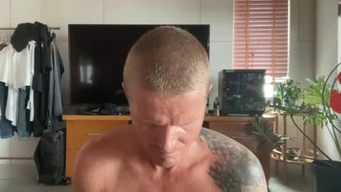 rabbit_eyes69 online show from May 17, 3:58 am