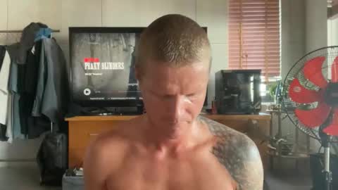 rabbit_eyes69 online show from May 21, 8:21 am