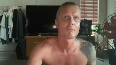 rabbit_eyes69 online show from May 14, 10:13 am