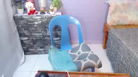 rain_cum online show from May 7, 1:33 pm