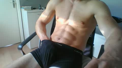 ramonjoosse2001 online show from May 18, 12:11 pm