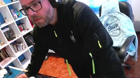 ravingr3d3 online show from May 11, 4:04 pm