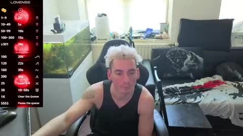 Rayzel White online show from May 7, 11:54 am