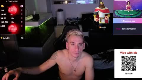 Rayzel White online show from May 14, 11:25 pm