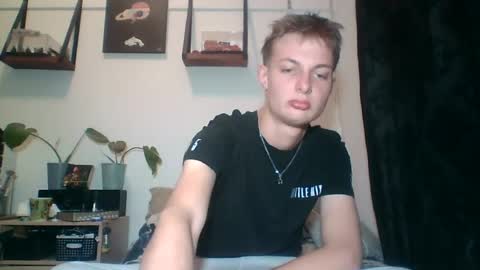 reynhardt online show from July 8, 9:41 pm