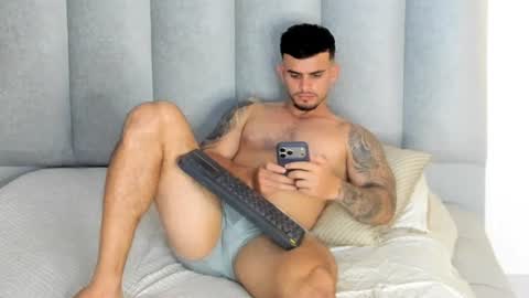 ricardogonzalez666 online show from June 20, 12:04 am