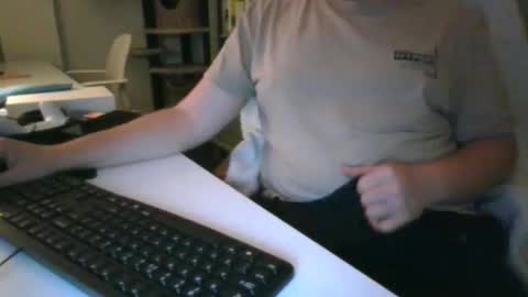 richard97188 online show from May 9, 10:44 pm