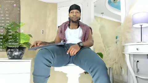 RicoBrowm online show from May 18, 4:07 am