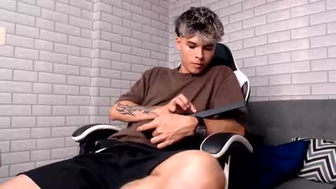 rio_miller online show from June 27, 7:41 pm