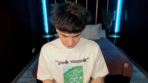 Robbie online show from June 3, 2:44 pm
