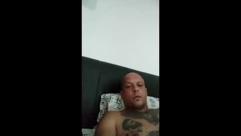 roberto191617 online show from June 6, 7:47 am