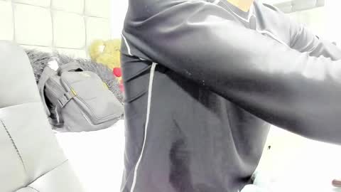 twink juli online show from January 2, 2:02 pm