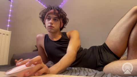 roma_shyguy_ online show from August 4, 12:32 pm