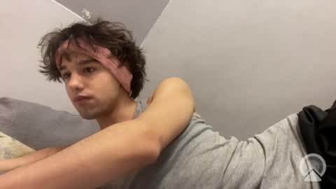 roma_shyguy_ online show from May 17, 1:36 am