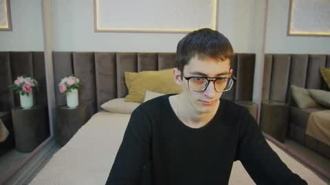ronbevs online show from May 30, 8:42 pm