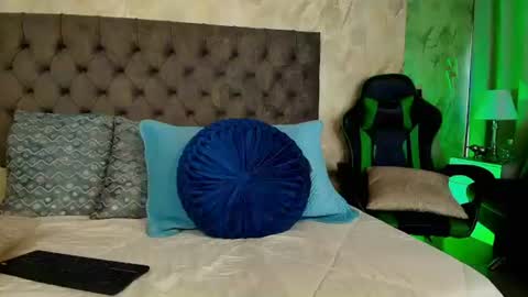 Ronny Colton online show from June 18, 3:17 pm