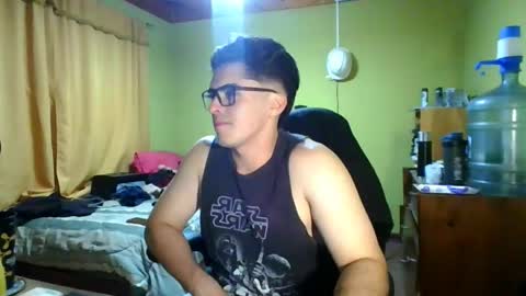 rpaulo25 online show from May 15, 5:37 am