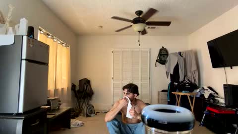 rubenzaragosa09 online show from May 14, 11:03 pm