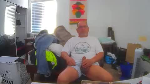 rueltrinidad73 online show from May 30, 9:04 pm