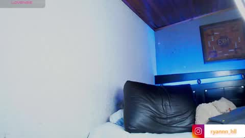 Ryannhill  online show from May 26, 4:08 am