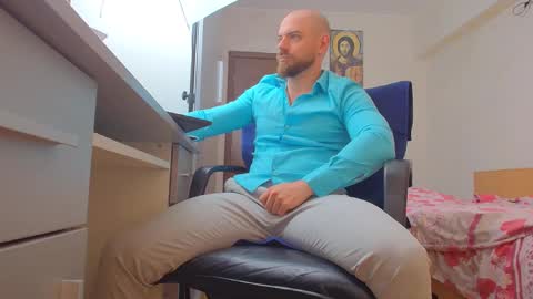 Ryanstone  online show from May 7, 3:39 am